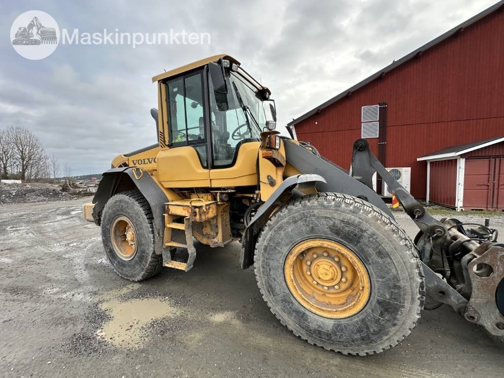 Volvo L 60 F - Gumikerekes homlokrakodó: 3 kép. Volvo L 60 F - Gumikerekes homlokrakodó: 3 kép.