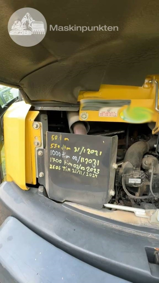 Yanmar SV 100-2 - Minikotró: 4 kép. Yanmar SV 100-2 - Minikotró: 4 kép.