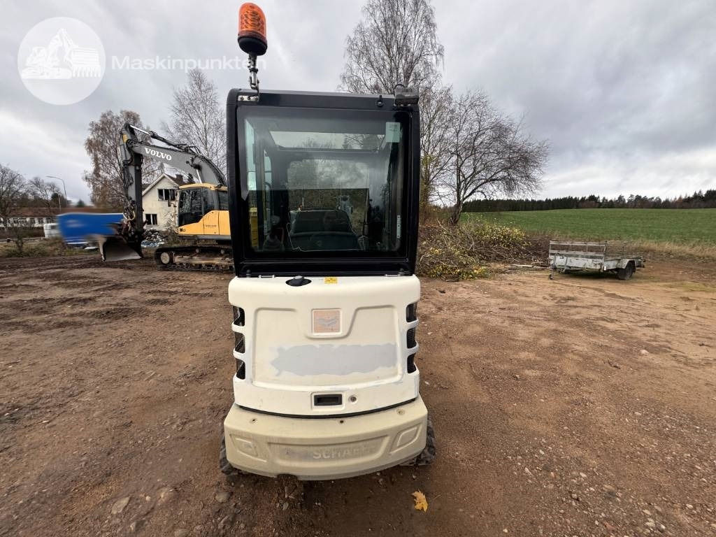 Yanmar TC 22 - Minikotró: 4 kép. Yanmar TC 22 - Minikotró: 4 kép.