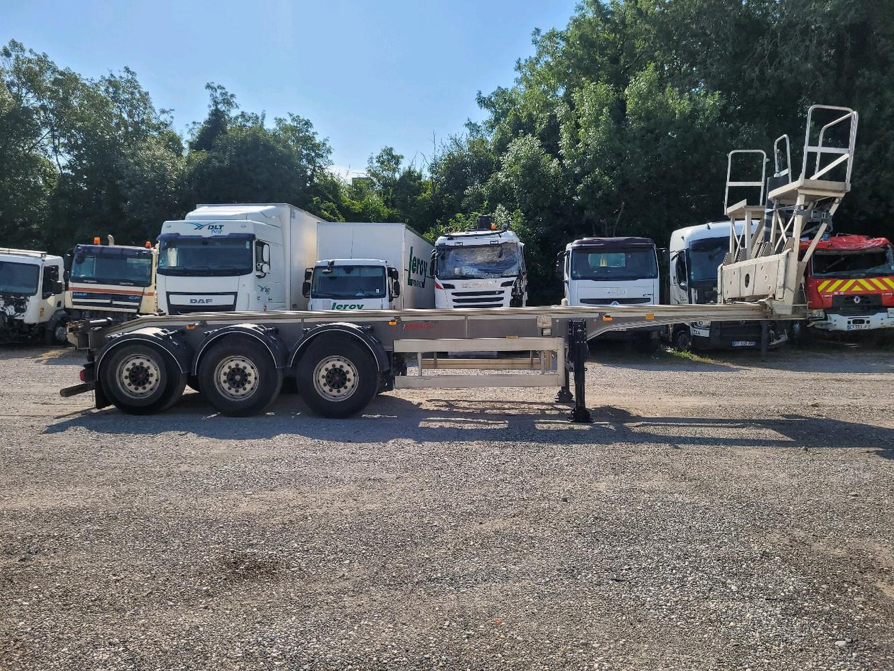 BENALU PORTE BENNE - Félpótkocsi billenőplatós: 3 kép. BENALU PORTE BENNE - Félpótkocsi billenőplatós: 3 kép.
