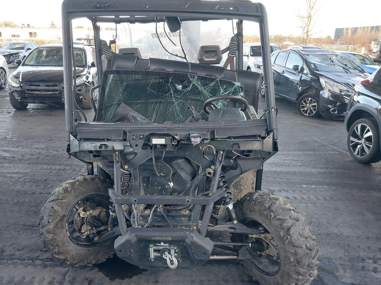 CAN-AM DEFENDER MD10 1000 XT - ATV/ Quad: 2 kép. CAN-AM DEFENDER MD10 1000 XT - ATV/ Quad: 2 kép.