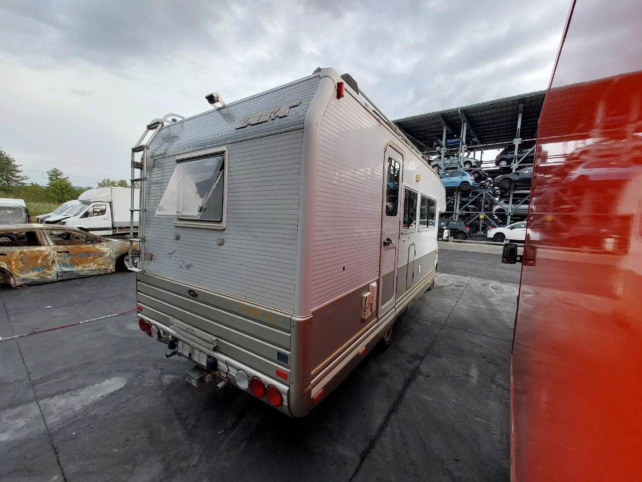 IVECO LAIKA 35.12 CAMPING 122 - Alkóvos lakóautó: 4 kép. IVECO LAIKA 35.12 CAMPING 122 - Alkóvos lakóautó: 4 kép.