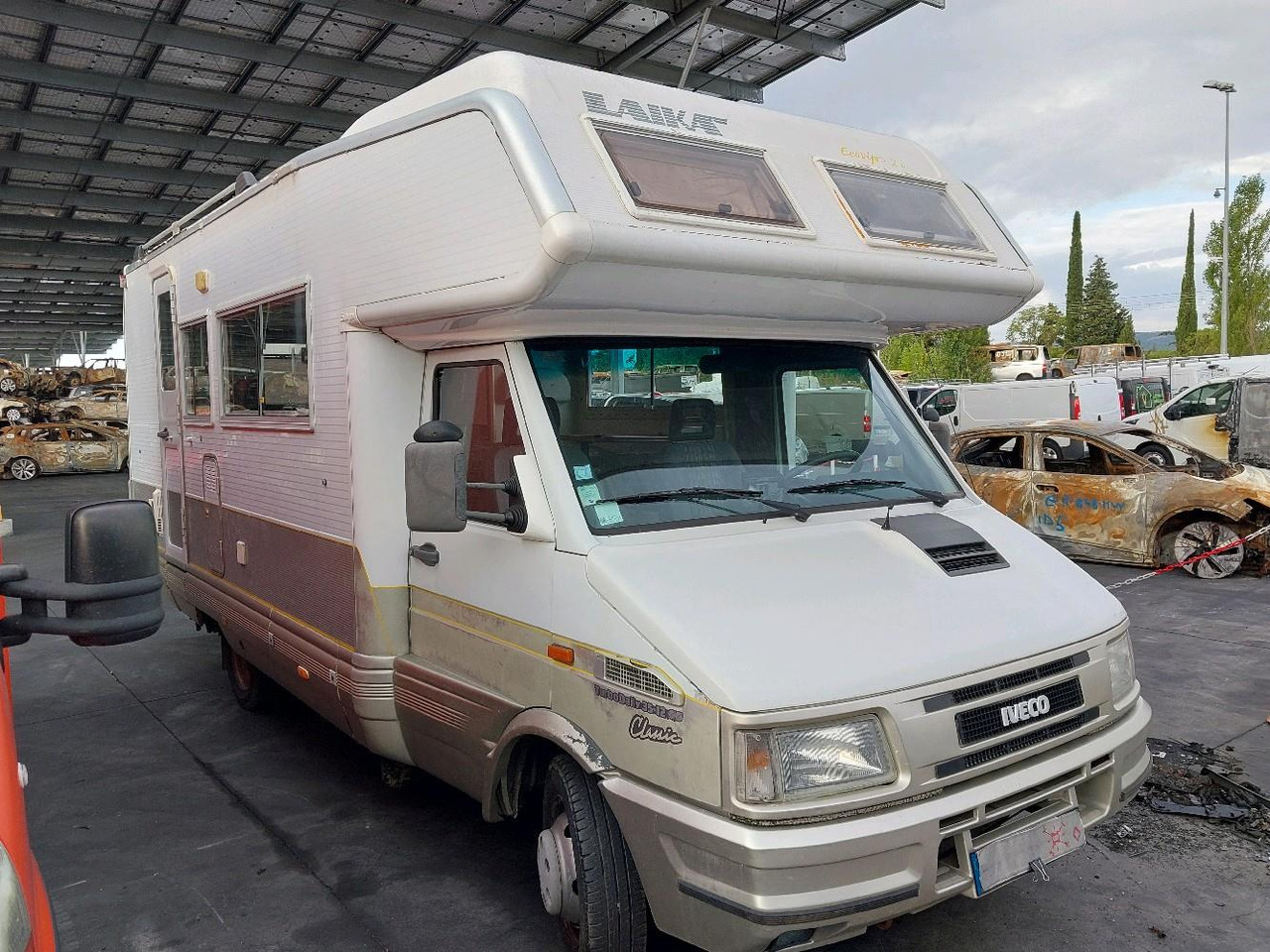 IVECO LAIKA 35.12 CAMPING 122 - Alkóvos lakóautó: 2 kép. IVECO LAIKA 35.12 CAMPING 122 - Alkóvos lakóautó: 2 kép.