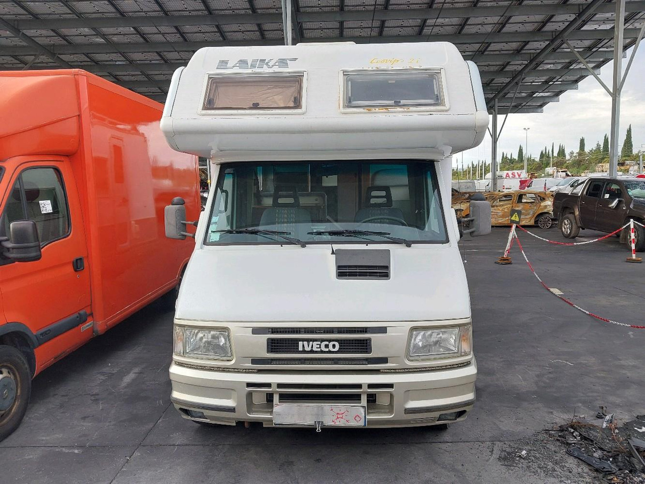 IVECO LAIKA 35.12 CAMPING 122 - Alkóvos lakóautó: 1 kép. IVECO LAIKA 35.12 CAMPING 122 - Alkóvos lakóautó: 1 kép.