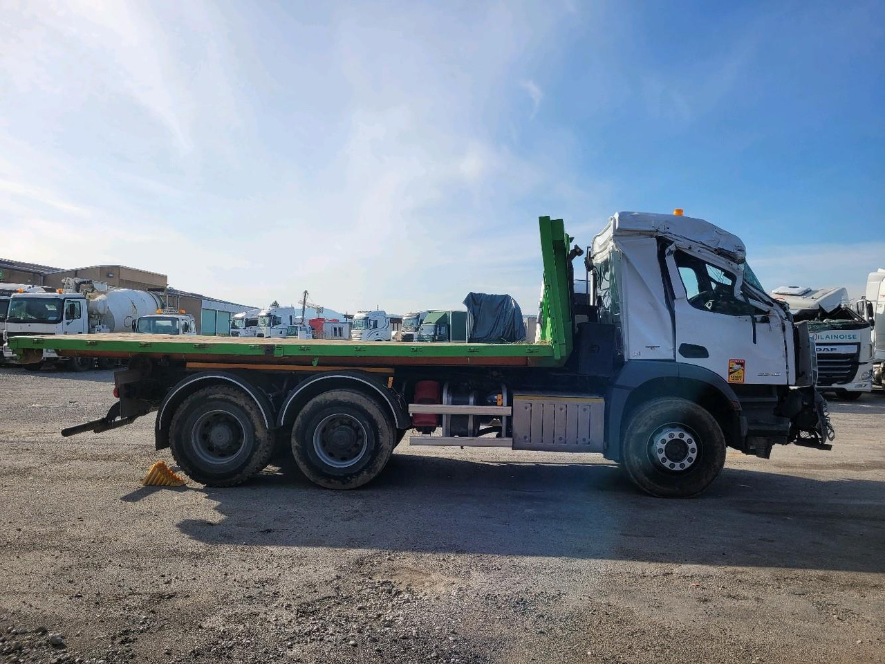 MERCEDES AROCS 2640 6X4 - Platós teherautó: 3 kép. MERCEDES AROCS 2640 6X4 - Platós teherautó: 3 kép.