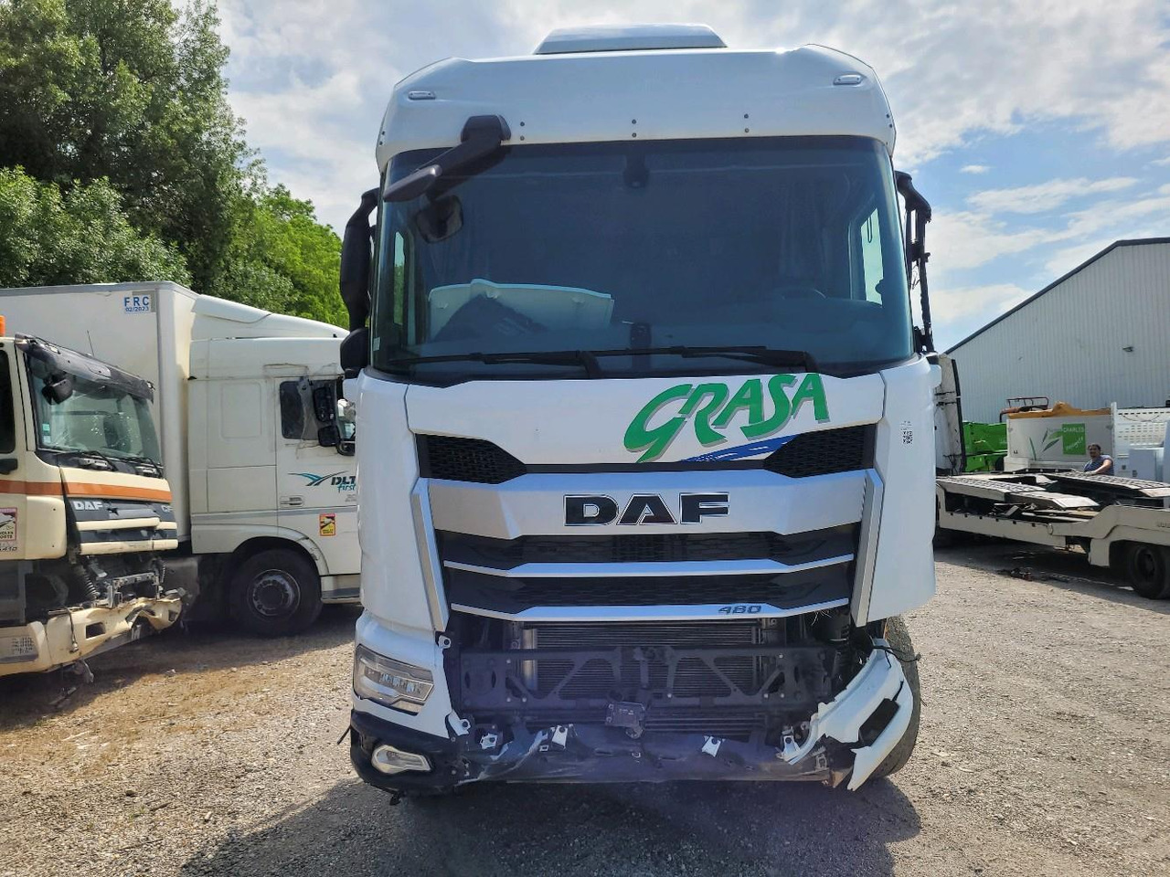 DAF NGD480 - Nyergesvontató: 2 kép. DAF NGD480 - Nyergesvontató: 2 kép.
