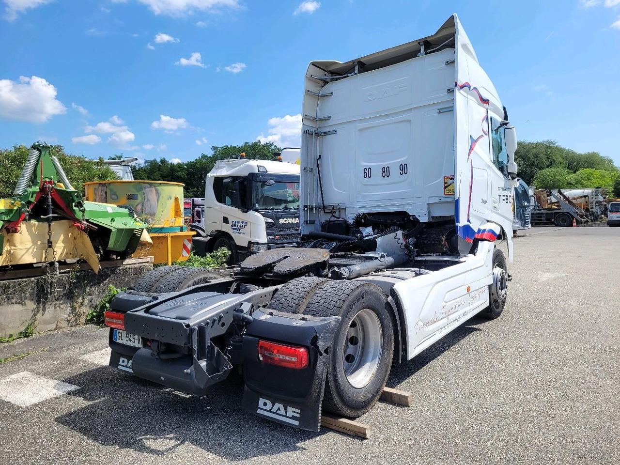 DAF XF 450 - Nyergesvontató: 4 kép. DAF XF 450 - Nyergesvontató: 4 kép.