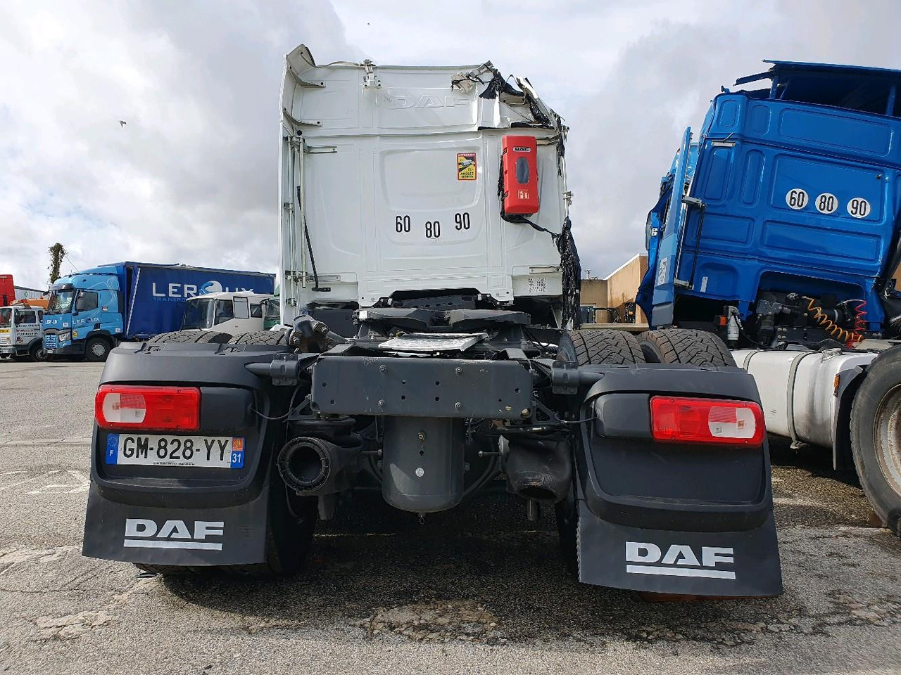 DAF XF 480 - Nyergesvontató: 5 kép. DAF XF 480 - Nyergesvontató: 5 kép.