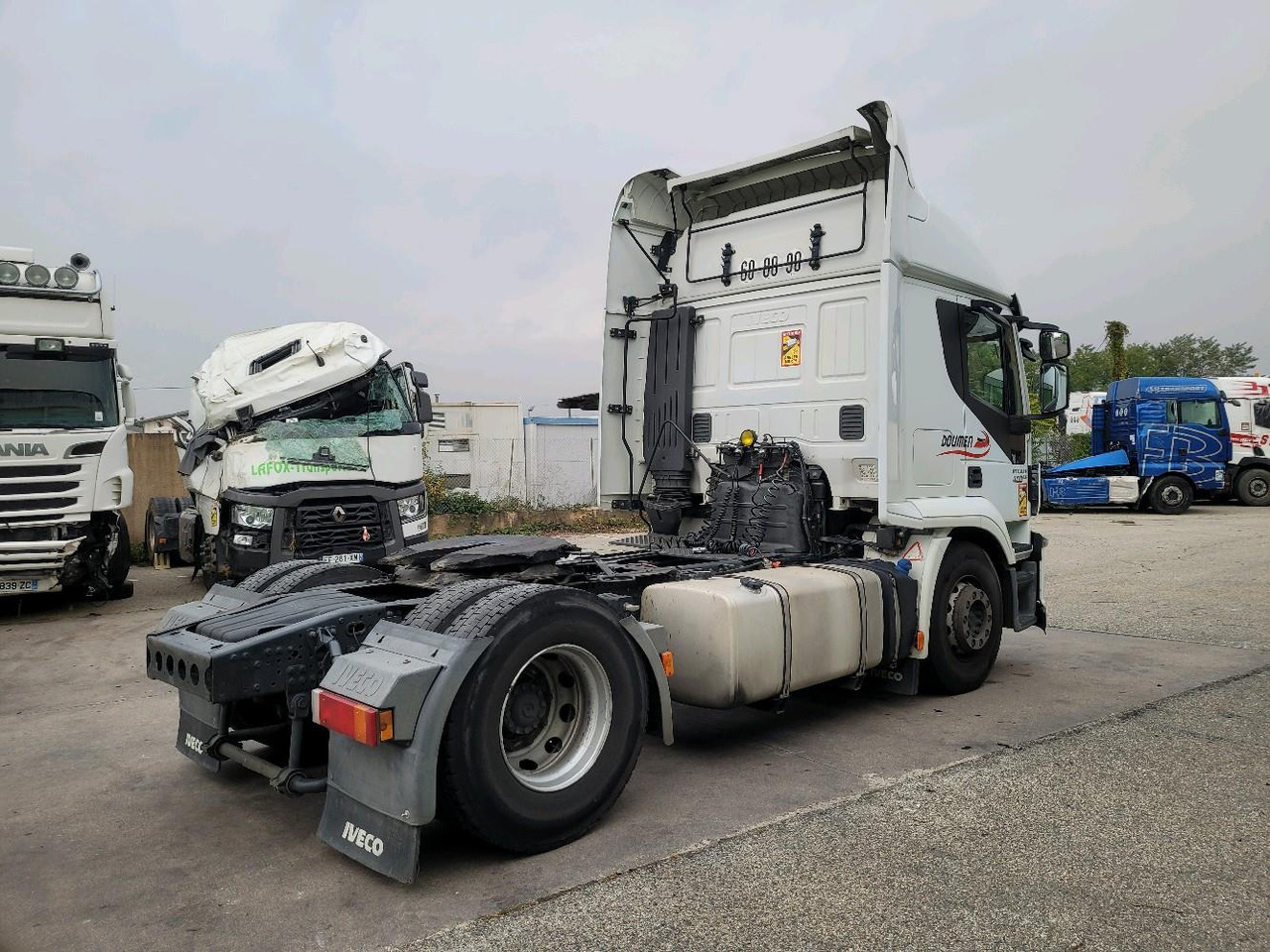 IVECO STRALIS 440S42 4X2 - Nyergesvontató: 4 kép. IVECO STRALIS 440S42 4X2 - Nyergesvontató: 4 kép.