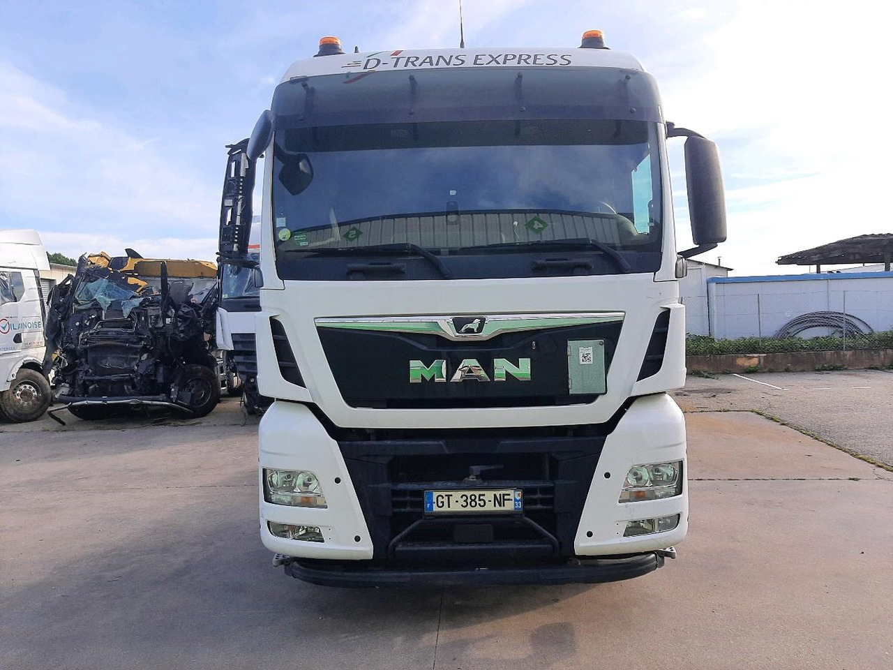 MN TGX 18.510 - Nyergesvontató: 2 kép. MN TGX 18.510 - Nyergesvontató: 2 kép.