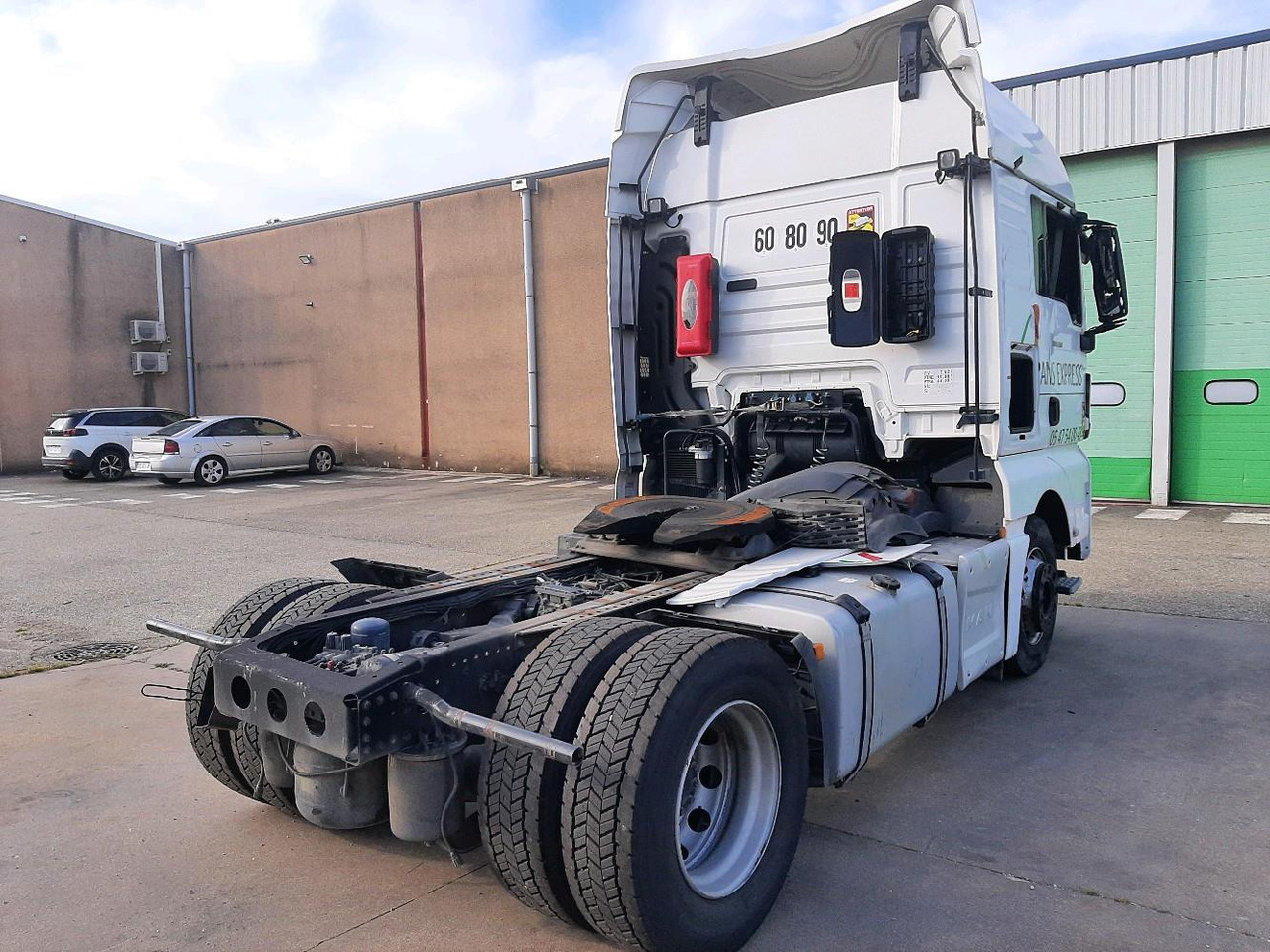 MN TGX 18.510 - Nyergesvontató: 4 kép. MN TGX 18.510 - Nyergesvontató: 4 kép.