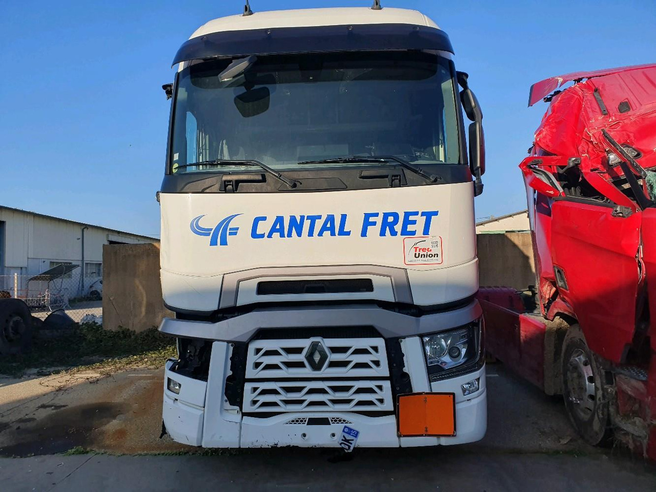 RENAULT T 440 - Nyergesvontató: 2 kép. RENAULT T 440 - Nyergesvontató: 2 kép.