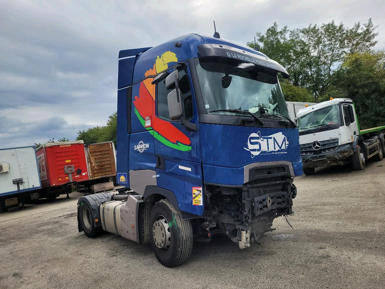 RENAULT T HIGH 520 DTI 13 - Nyergesvontató: 1 kép. RENAULT T HIGH 520 DTI 13 - Nyergesvontató: 1 kép.