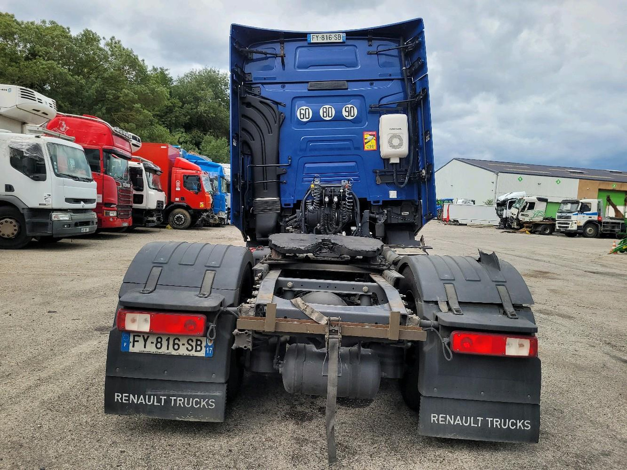 RENAULT T HIGH 520 DTI 13 - Nyergesvontató: 5 kép. RENAULT T HIGH 520 DTI 13 - Nyergesvontató: 5 kép.