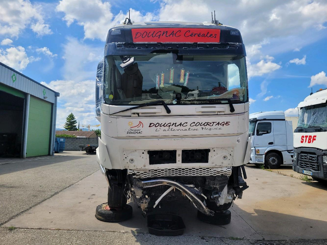 VOLVO FH 540 - Nyergesvontató: 2 kép. VOLVO FH 540 - Nyergesvontató: 2 kép.