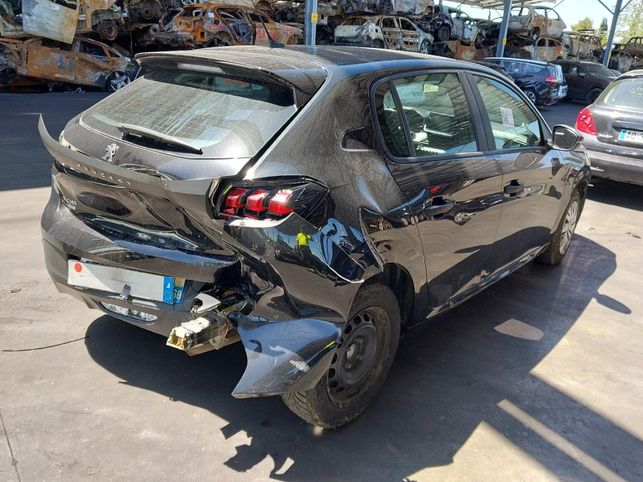 PEUGEOT 208 II 1.5 BLUEHDI 100 PACK - Autó: 4 kép. PEUGEOT 208 II 1.5 BLUEHDI 100 PACK - Autó: 4 kép.