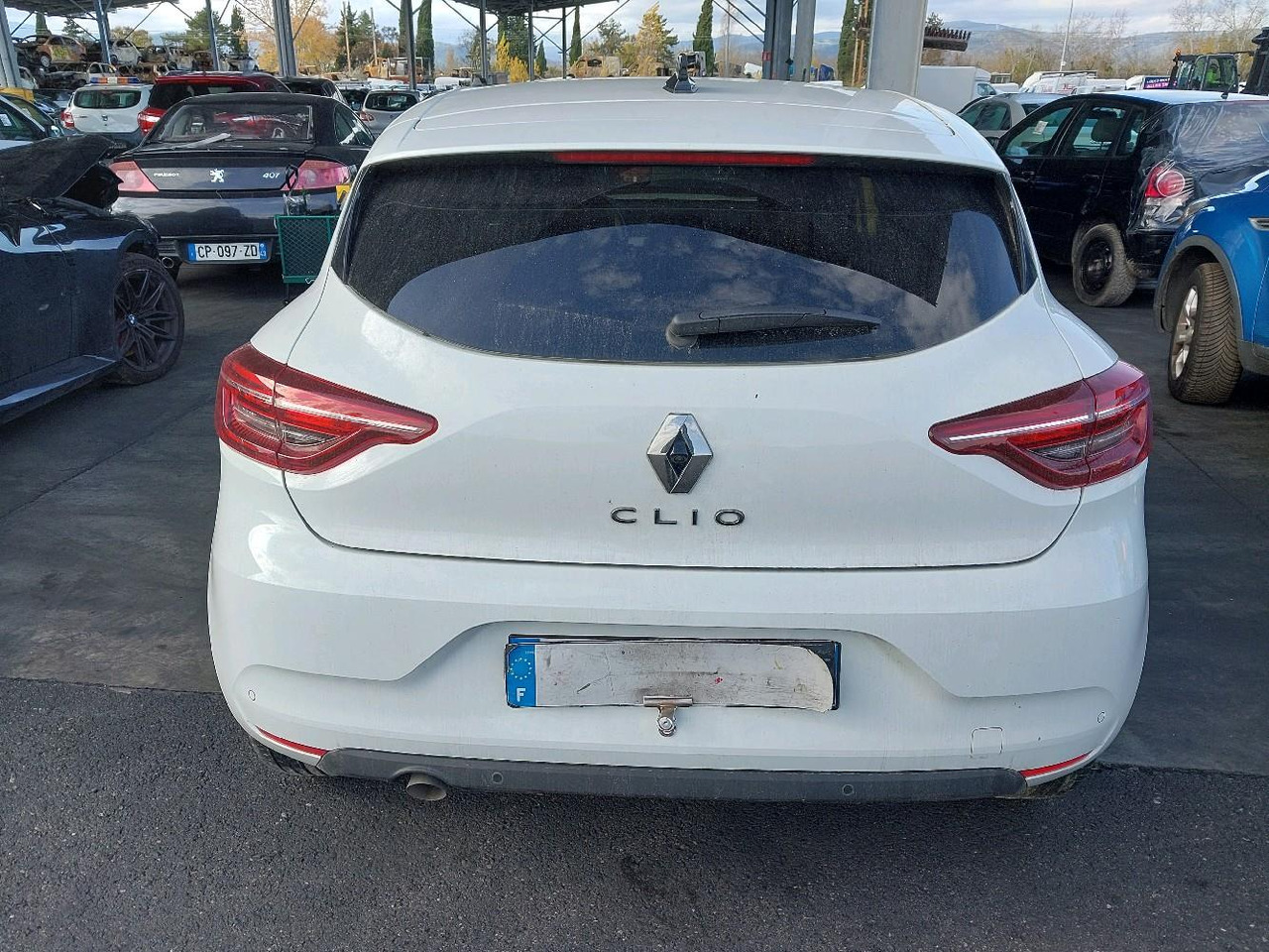 RENAULT CLIO V 1.0 TCE 90 EVOLUTION - Autó: 5 kép. RENAULT CLIO V 1.0 TCE 90 EVOLUTION - Autó: 5 kép.