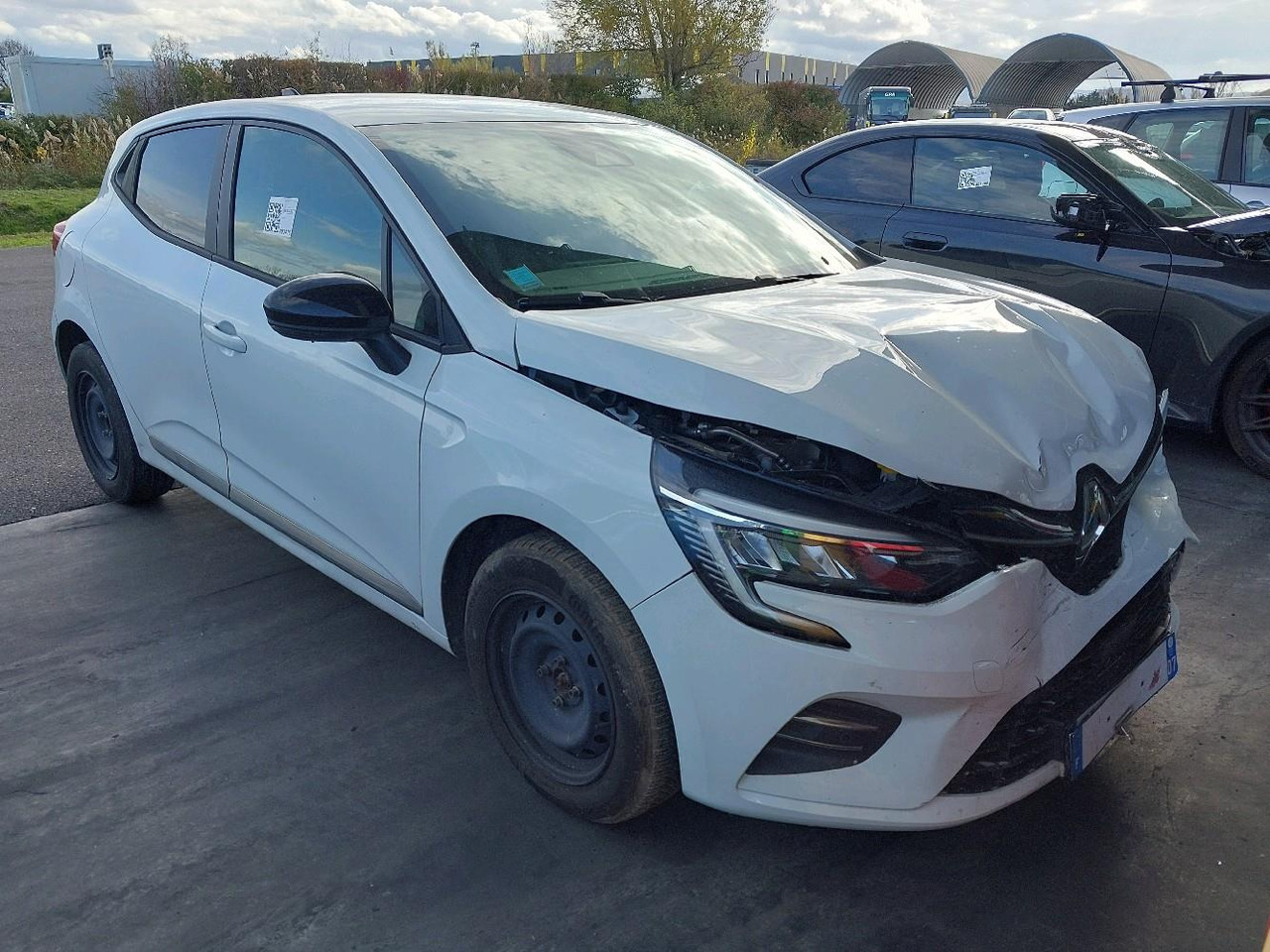 RENAULT CLIO V 1.0 TCE 90 EVOLUTION - Autó: 2 kép. RENAULT CLIO V 1.0 TCE 90 EVOLUTION - Autó: 2 kép.