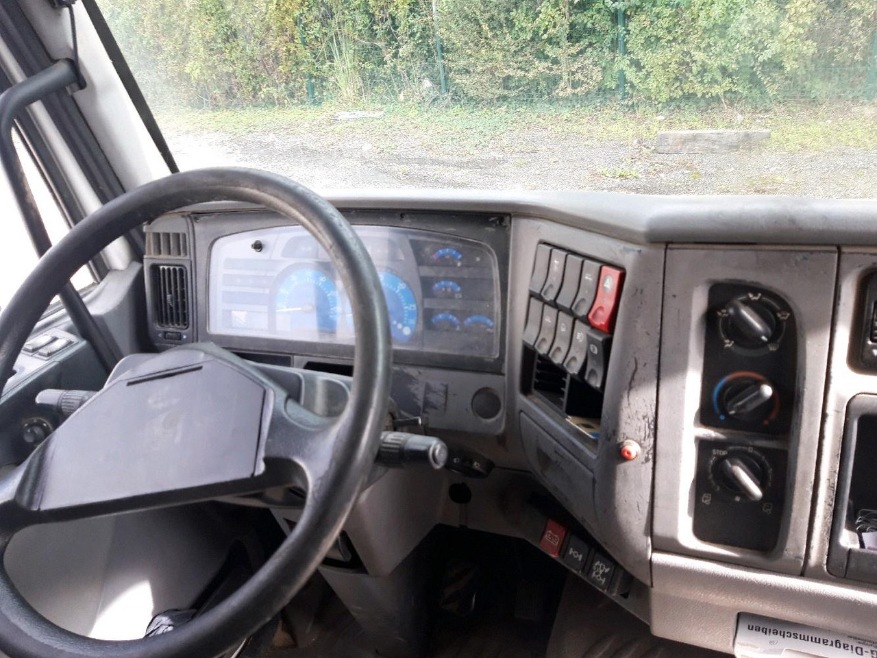 RENAULT MIDLUM CITERNE 7500 lízing RENAULT MIDLUM CITERNE 7500: 11 kép. RENAULT MIDLUM CITERNE 7500 lízing RENAULT MIDLUM CITERNE 7500: 11 kép.