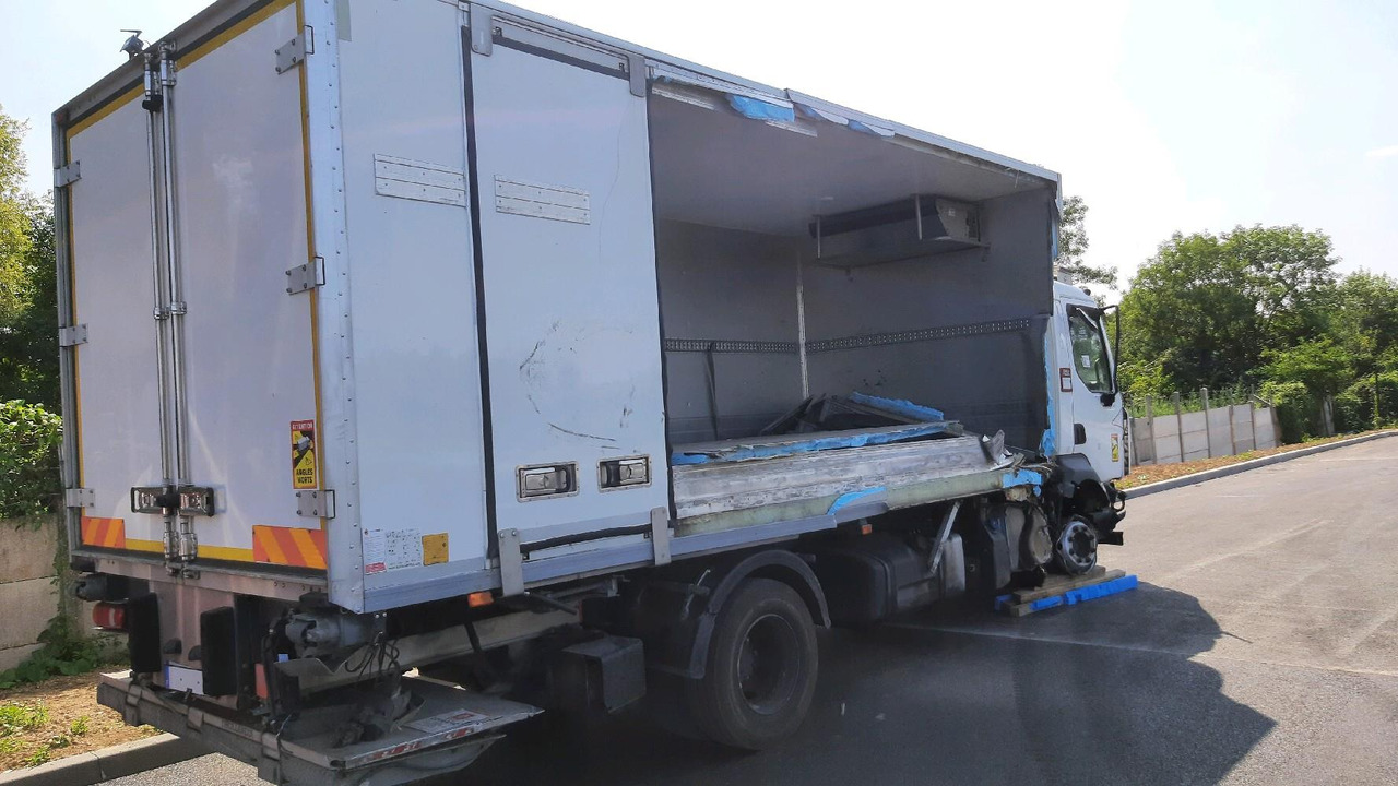 RENAULT PORTEUR FRIGO D - Hűtős teherautó: 4 kép. RENAULT PORTEUR FRIGO D - Hűtős teherautó: 4 kép.