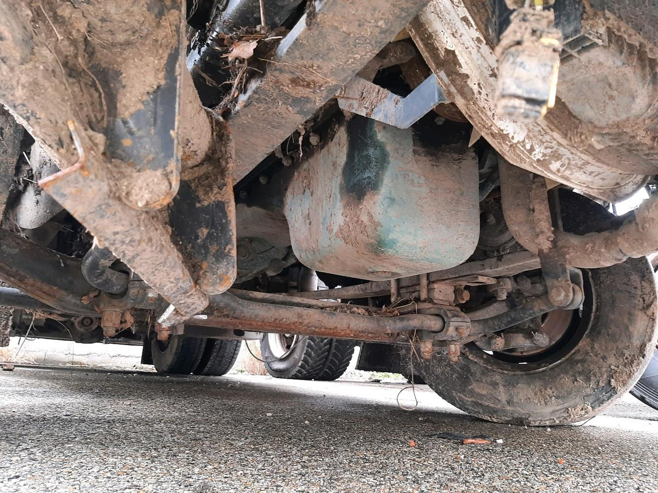 Tartályos teherautó VOLVO FL 280 CITERNE: 12 kép. Tartályos teherautó VOLVO FL 280 CITERNE: 12 kép.