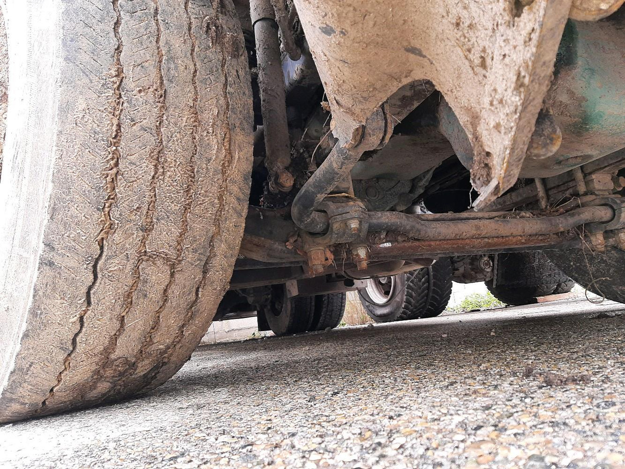 Tartályos teherautó VOLVO FL 280 CITERNE: 13 kép. Tartályos teherautó VOLVO FL 280 CITERNE: 13 kép.