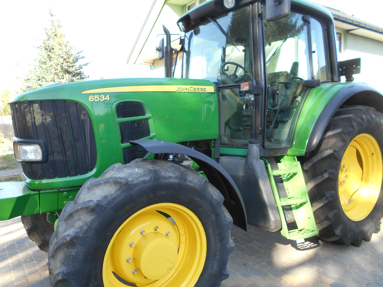 John Deer - Traktor: 1 kép. John Deer - Traktor: 1 kép.
