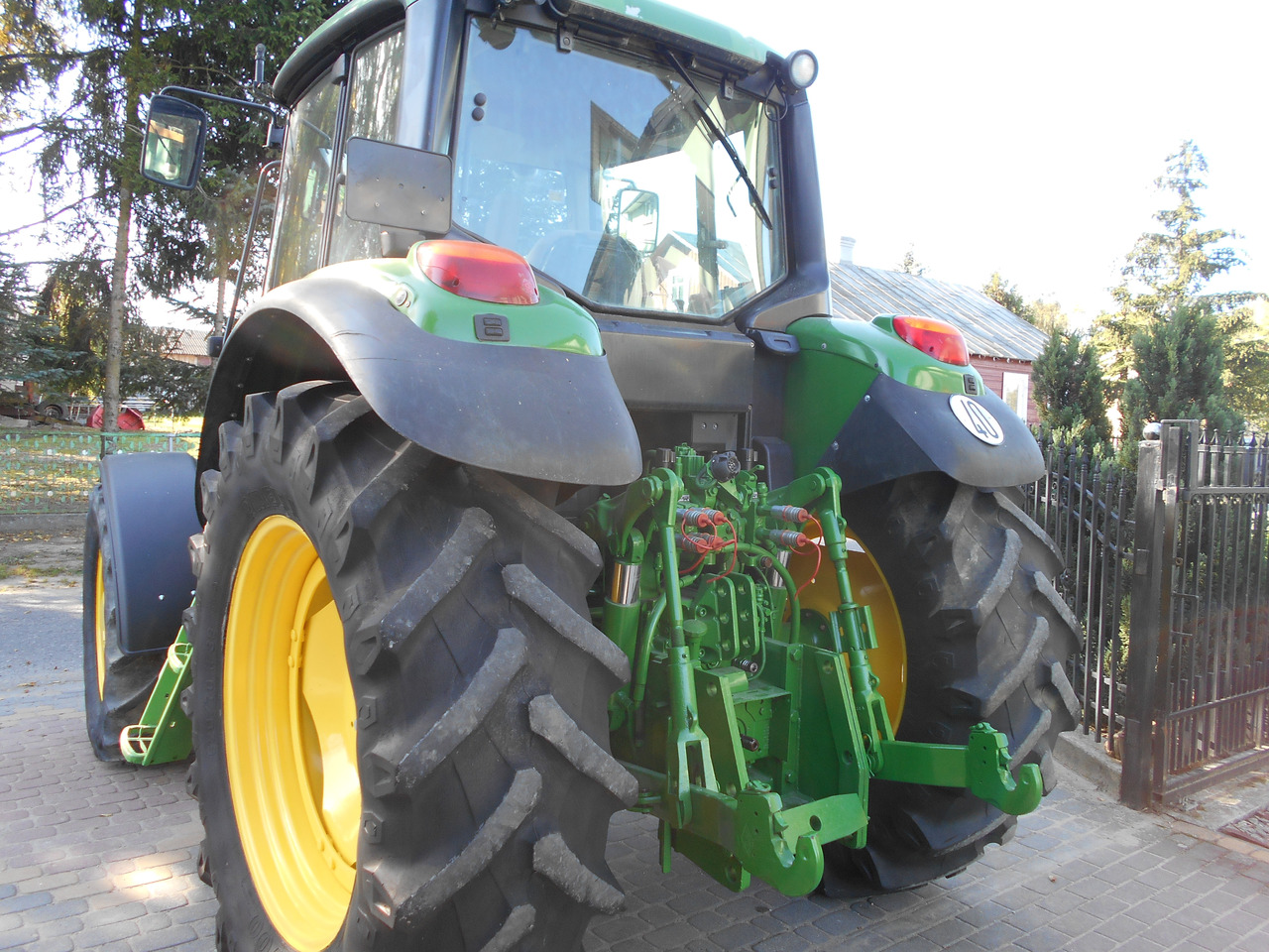 John Deer - Traktor: 5 kép. John Deer - Traktor: 5 kép.