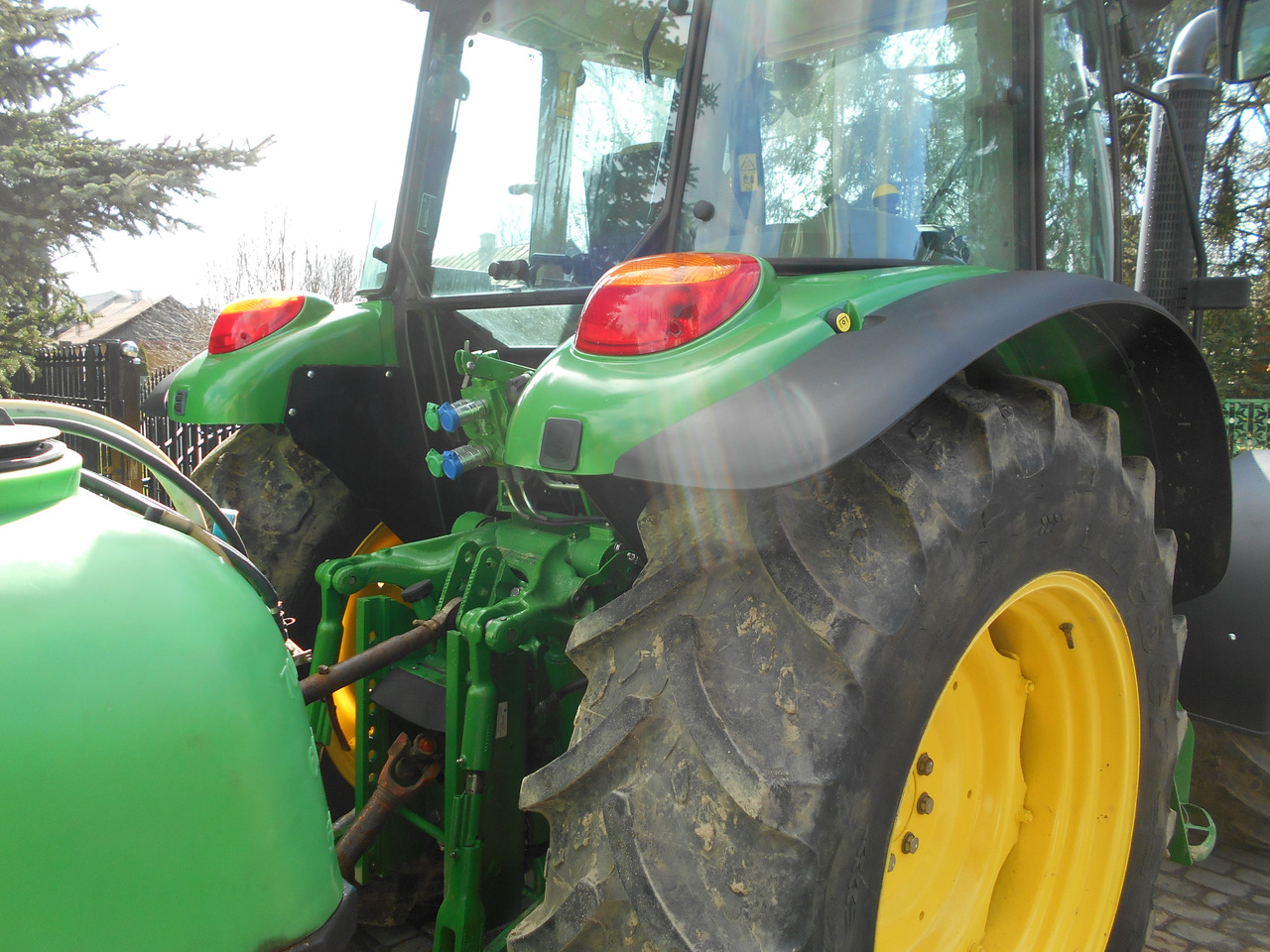 John Deere 5115M - Traktor: 3 kép. John Deere 5115M - Traktor: 3 kép.
