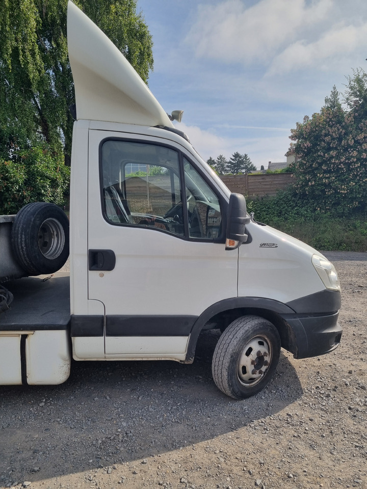 IVECO 40C35 - Nyergesvontató: 3 kép. IVECO 40C35 - Nyergesvontató: 3 kép.