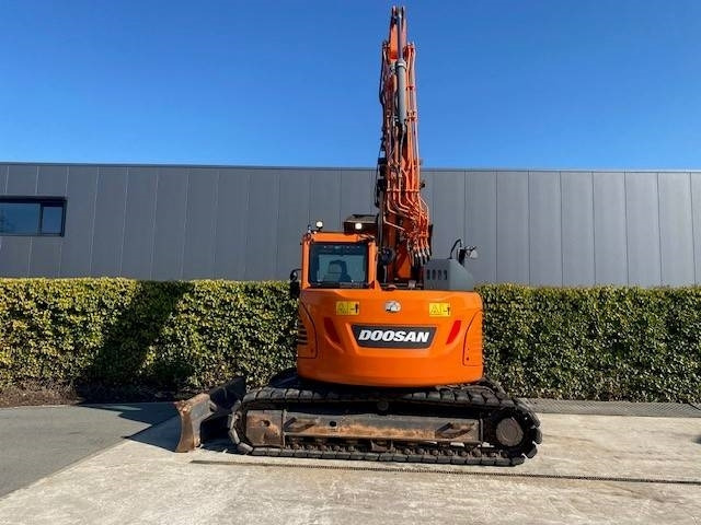 Doosan DX140 LCR-5 - Lánctalpas kotró: 1 kép. Doosan DX140 LCR-5 - Lánctalpas kotró: 1 kép.