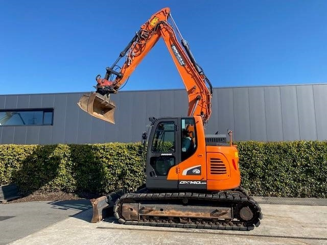 Doosan DX140LCR-5 - Lánctalpas kotró: 4 kép. Doosan DX140LCR-5 - Lánctalpas kotró: 4 kép.