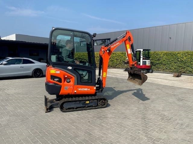 Kubota KX 016-4 - Minikotró: 3 kép. Kubota KX 016-4 - Minikotró: 3 kép.
