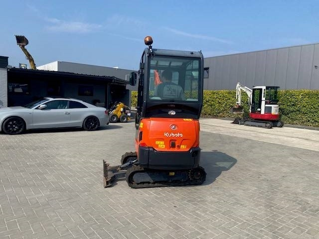 Kubota KX 016-4 - Minikotró: 2 kép. Kubota KX 016-4 - Minikotró: 2 kép.