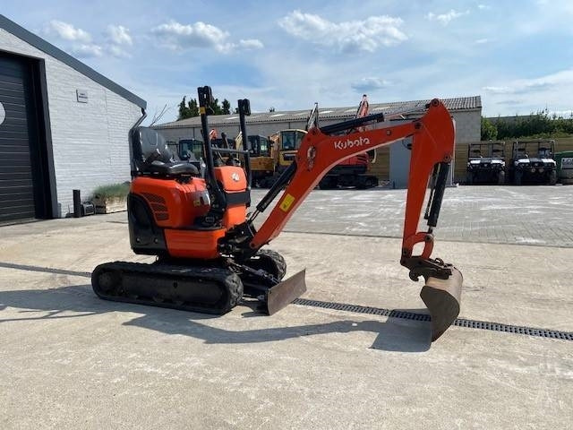 Kubota U 10-3 - Minikotró: 5 kép. Kubota U 10-3 - Minikotró: 5 kép.