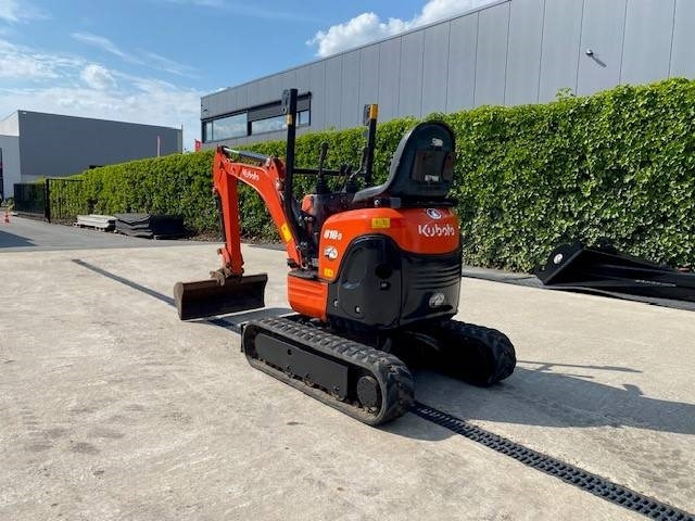 Kubota U 10-3 - Minikotró: 2 kép. Kubota U 10-3 - Minikotró: 2 kép.