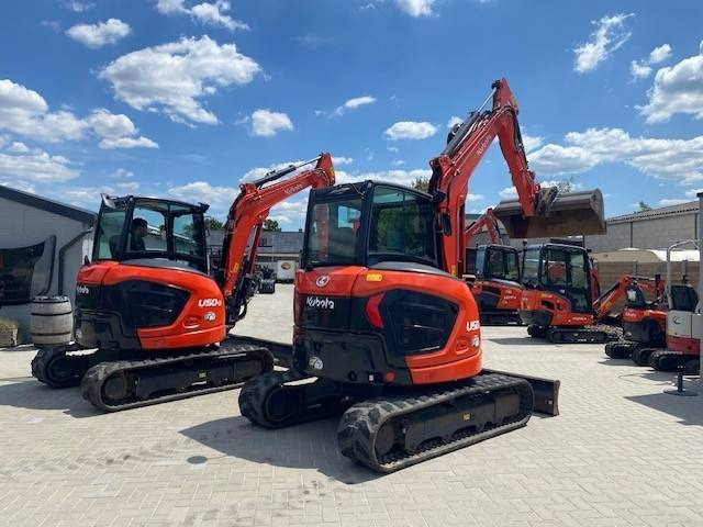Kubota U 50-5 - Minikotró: 1 kép. Kubota U 50-5 - Minikotró: 1 kép.
