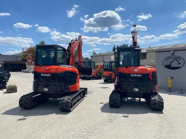 Kubota U 50-5 - Minikotró: 2 kép. Kubota U 50-5 - Minikotró: 2 kép.