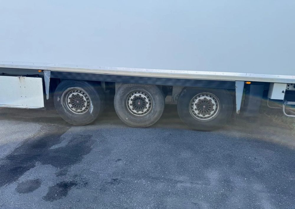 Chereau OSIE SAF CARRIER VECTOR 1950 - Pótkocsi hűtős: 4 kép. Chereau OSIE SAF CARRIER VECTOR 1950 - Pótkocsi hűtős: 4 kép.