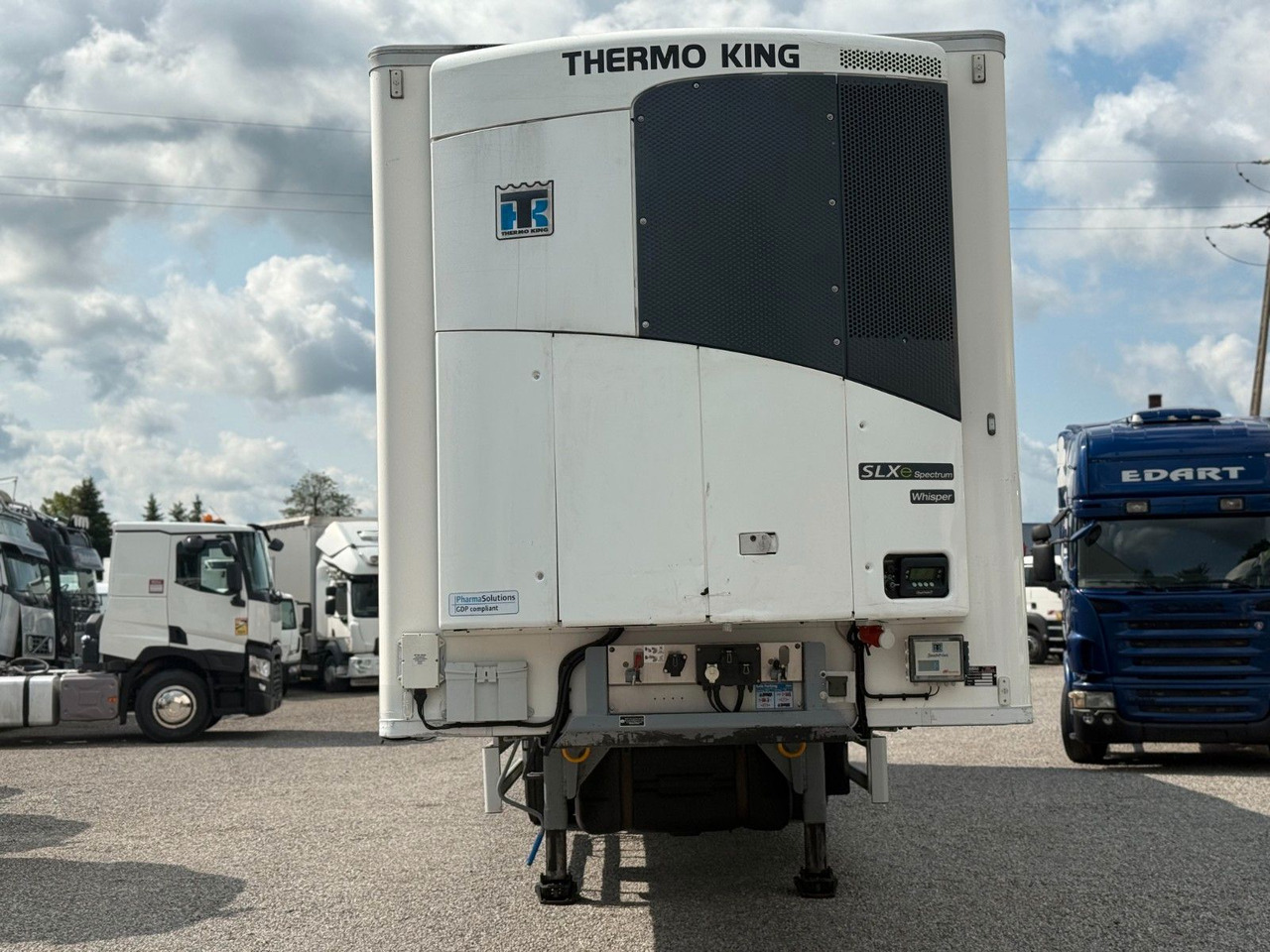 Chereau THERMO KING SLXe DIESEL/ELECTRIC SAF - Félpótkocsi hűtős: 2 kép. Chereau THERMO KING SLXe DIESEL/ELECTRIC SAF - Félpótkocsi hűtős: 2 kép.
