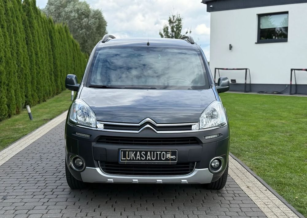 Citroën Berlingo 1.6 HDi XTR - Autó: 2 kép. Citroën Berlingo 1.6 HDi XTR - Autó: 2 kép.