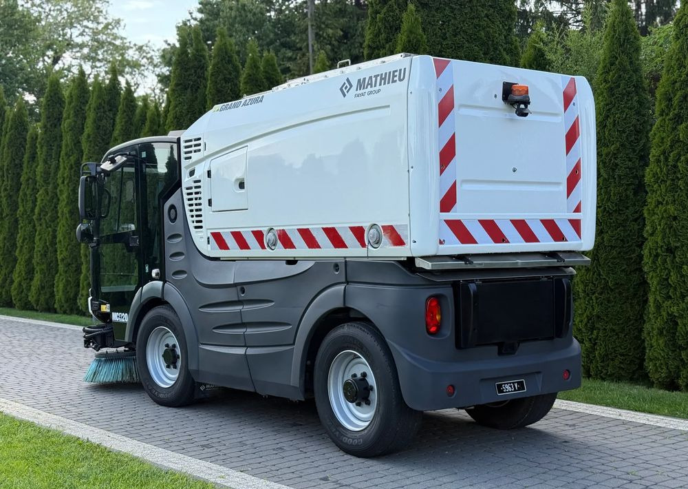 Inny MATHIEU GRAND AZURA MC420 ZAMIATARKA - Szemetesautó: 5 kép. Inny MATHIEU GRAND AZURA MC420 ZAMIATARKA - Szemetesautó: 5 kép.