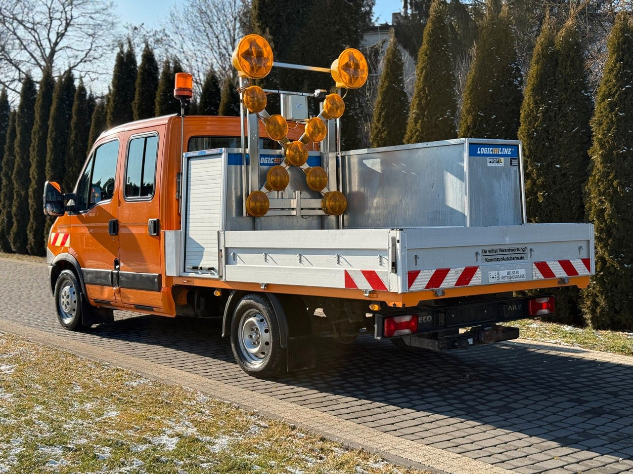 Iveco DAILY 35S13 DOUBLE CABIN - Platós kisteherautó: 5 kép. Iveco DAILY 35S13 DOUBLE CABIN - Platós kisteherautó: 5 kép.