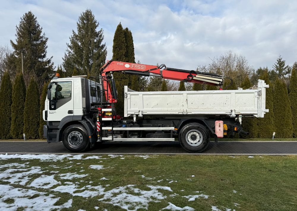 Billenőplatós teherautó Iveco STRALIS 330 / 4x2 / FASSI F135 / WYWROTKA: 7 kép.