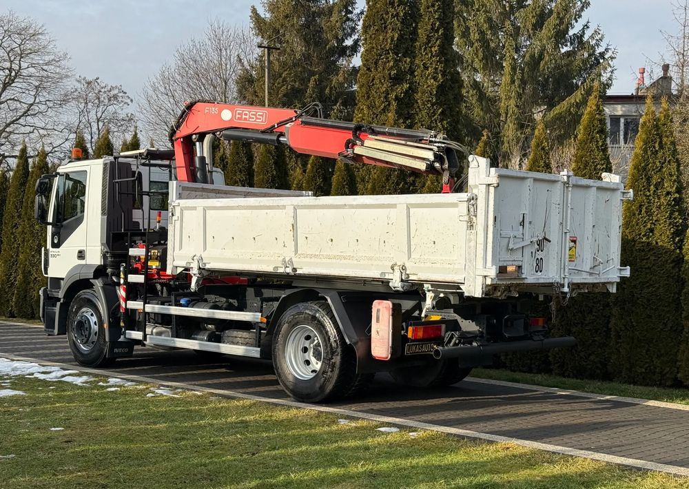 Billenőplatós teherautó Iveco STRALIS 330 / 4x2 / FASSI F135 / WYWROTKA: 6 kép.