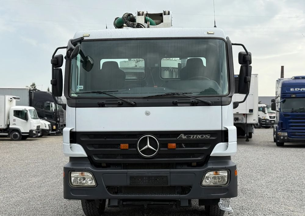 Mercedes-Benz ACTROS 2636 6X4 36 M WAITZINGER - Betonpumpa: 2 kép. Mercedes-Benz ACTROS 2636 6X4 36 M WAITZINGER - Betonpumpa: 2 kép.
