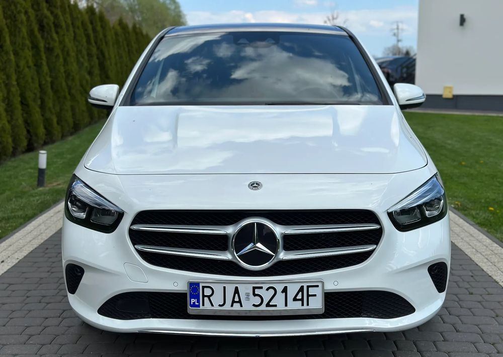 Mercedes-Benz Klasa B - Szedán: 2 kép. Mercedes-Benz Klasa B - Szedán: 2 kép.