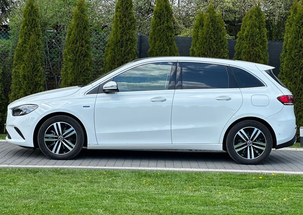 Mercedes-Benz Klasa B - Szedán: 4 kép. Mercedes-Benz Klasa B - Szedán: 4 kép.
