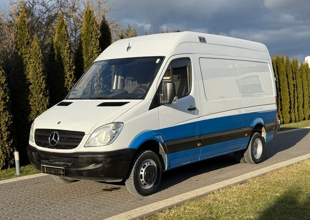 Mercedes-Benz SPRINTER 516 3,5 T MANUAL - Furgon: 1 kép. Mercedes-Benz SPRINTER 516 3,5 T MANUAL - Furgon: 1 kép.