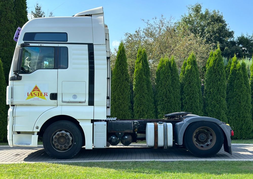 MAN TGX 18.440 RETARDER MANUAL - Nyergesvontató: 4 kép. MAN TGX 18.440 RETARDER MANUAL - Nyergesvontató: 4 kép.